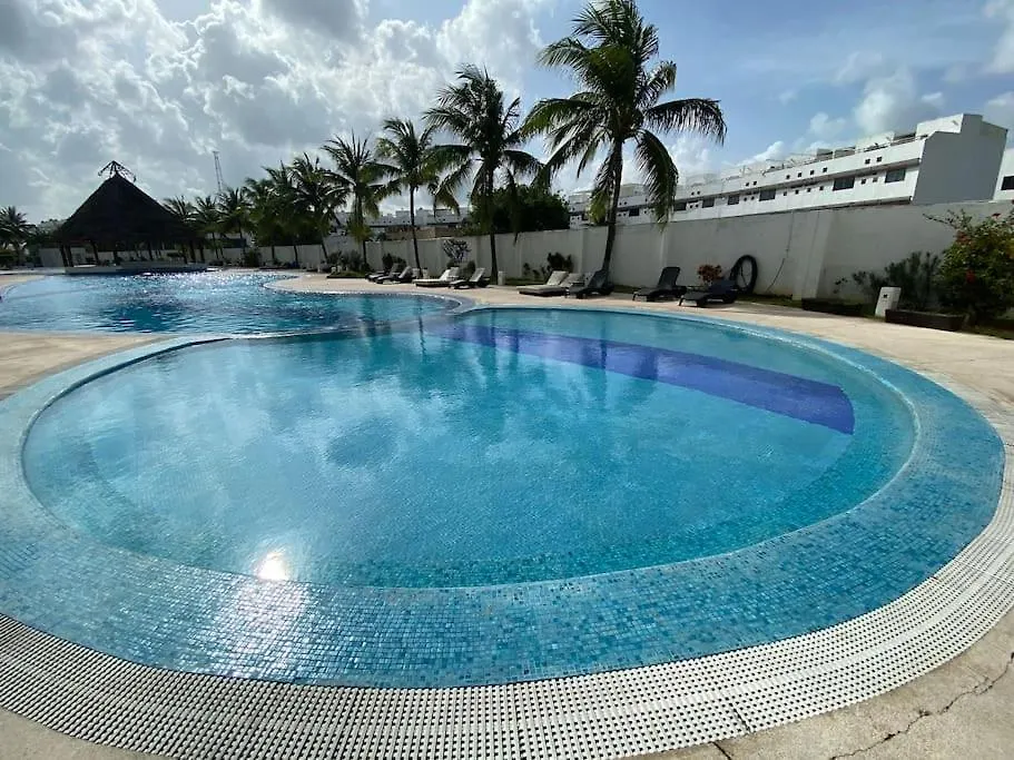 Casa De La Luz Cancun. Amazing Apartment With Stunning Pool In Front Of Mall